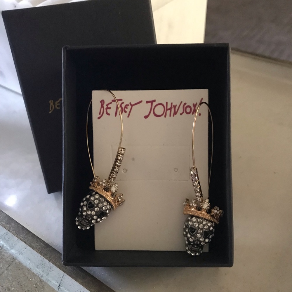 Betsey Johnson skull earrings